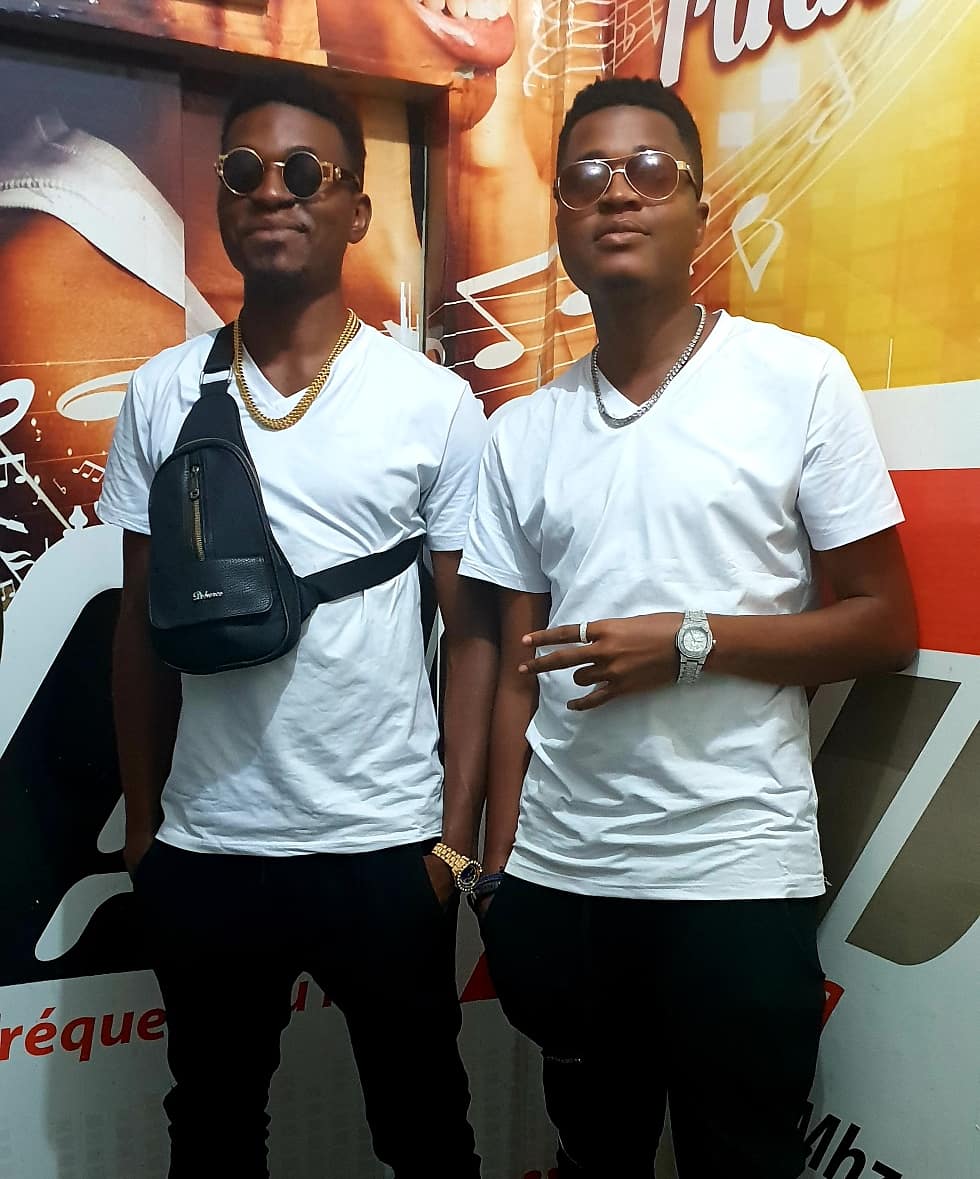 FreshStyle237's tweet image. Yo la #team_fresh 
Vivez en images notre passage sur la #ellfm radio 😎😎😎😎