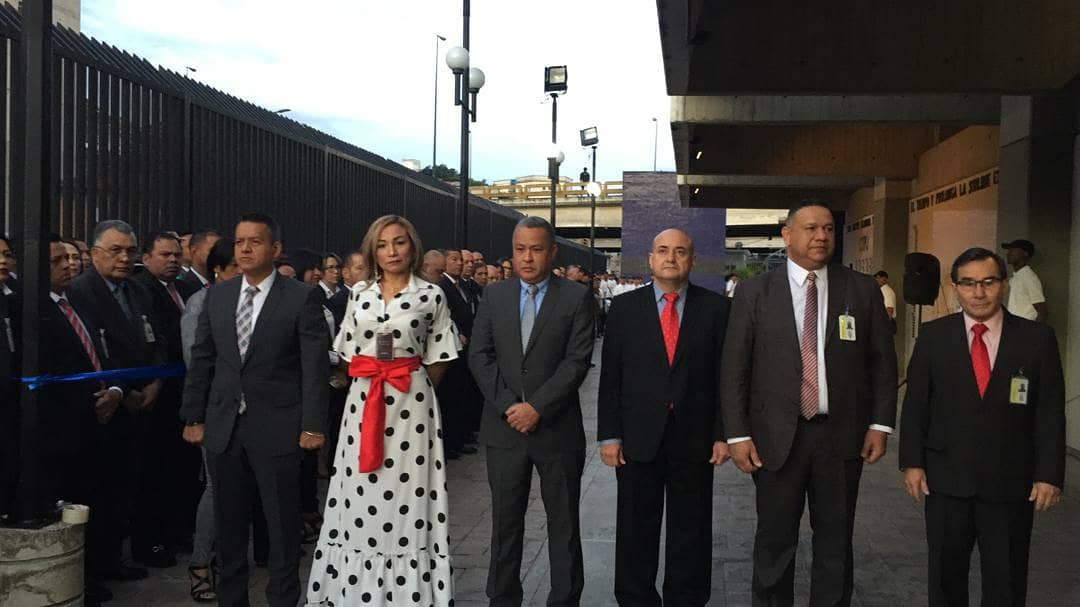 Cicpc0391's tweet image. Inicio de los Actos Conmemorativos al XVIII Aniversario del Cuerpo de Investigaciones Científicas, Penales y Criminalísticas. #MesAniversarioCicpc #CICPC