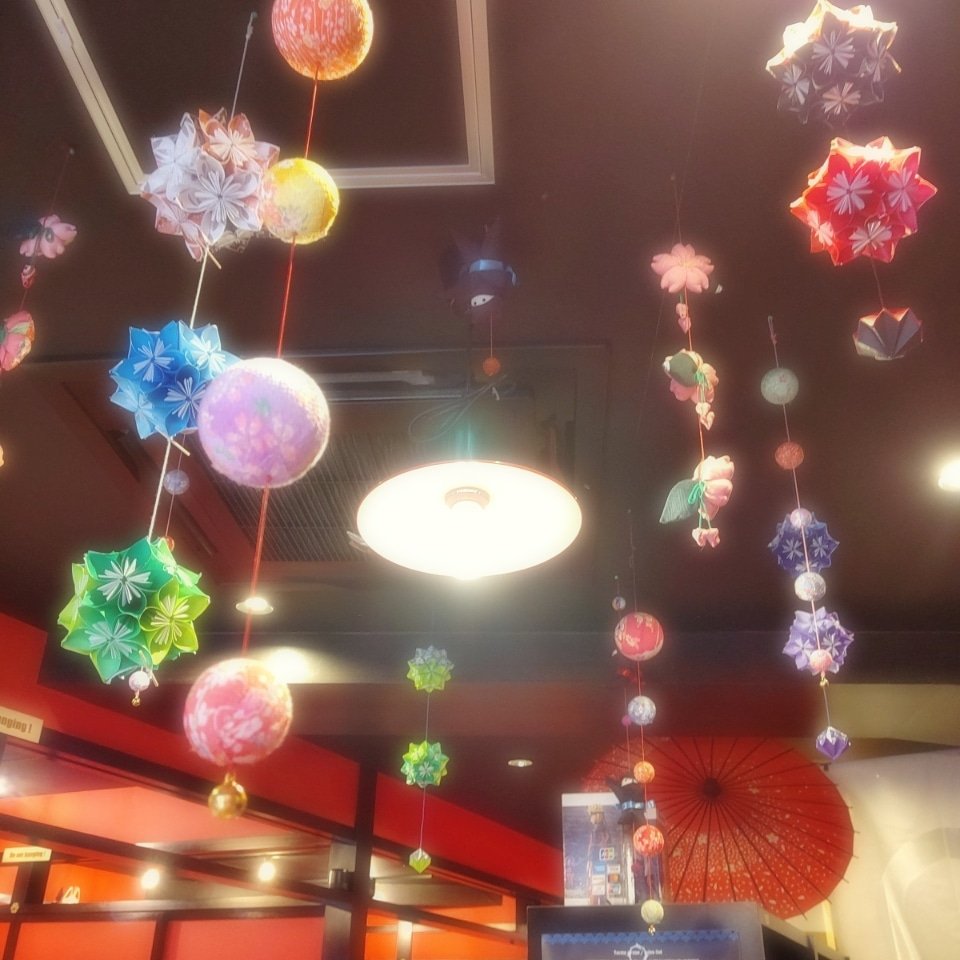 infomamapoke's tweet photo. Hey, Can you see a ninja? 
#origami #kusudama #beautiful #upsudedownninja #cute #vr忍者道場 #vrninjadojo https://t.co/2nhZYN4E6m