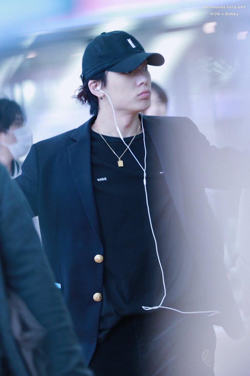 VOVFORBOBBY's tweet photo. 191101 인천공항 
현타👊🏿
#바비 #BOBBY https://t.co/w90l8S0Rr9