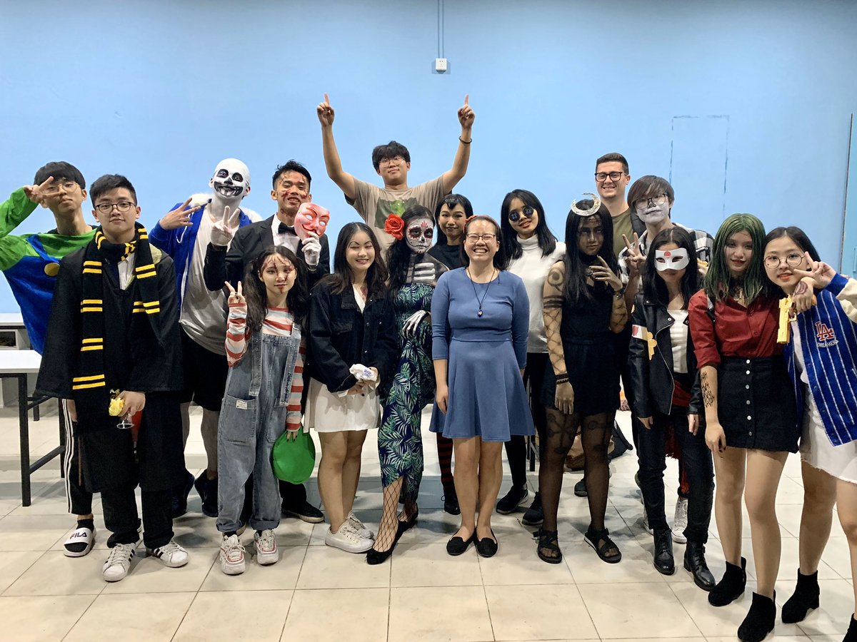 mchanedu's tweet photo. The Boren Student Council celebrating the end of a successful school Halloween Party 🎃 https://t.co/JoI80ExQYE