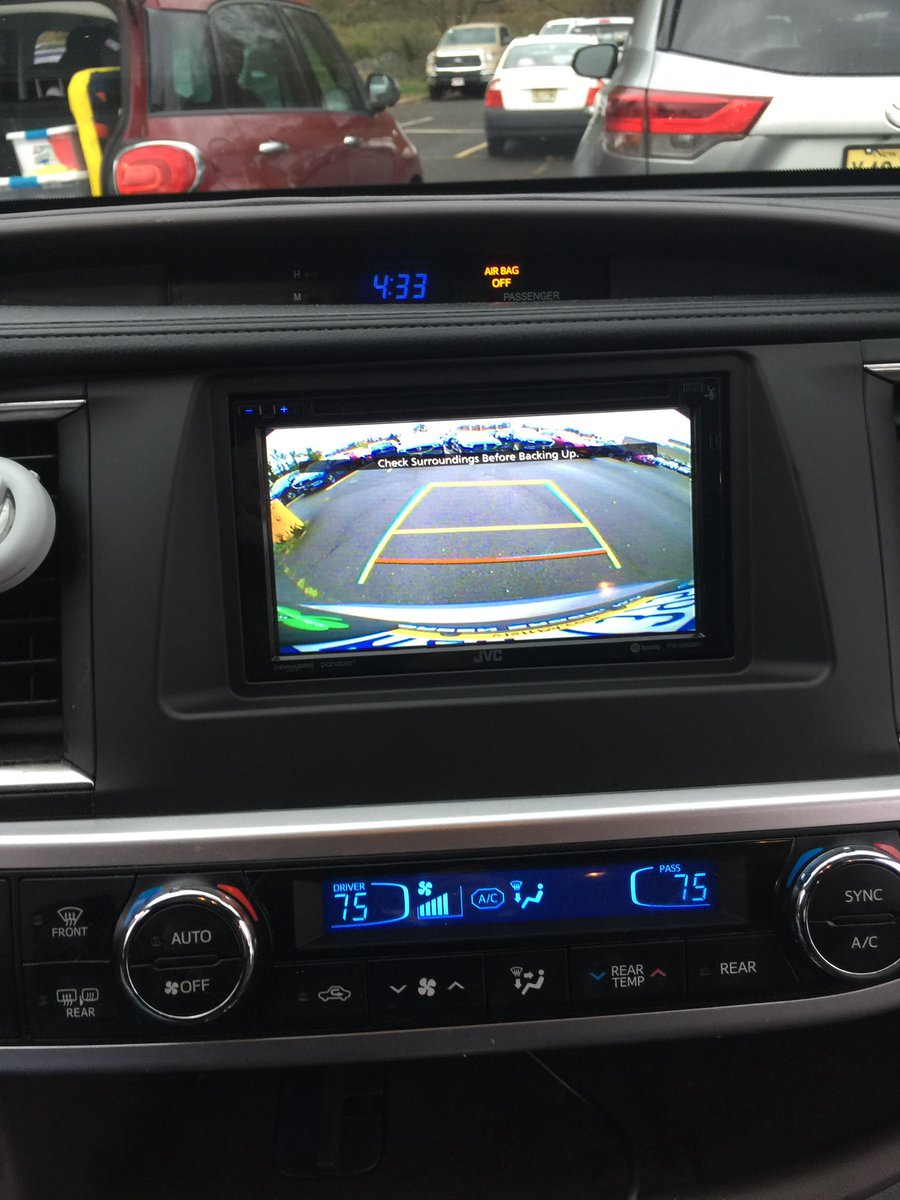 MetJoeAutoElect's tweet image. Installed a @JVCMobile double din head unit in a 2015 @Toyota Highlander. Also retained the OEM backup camera.