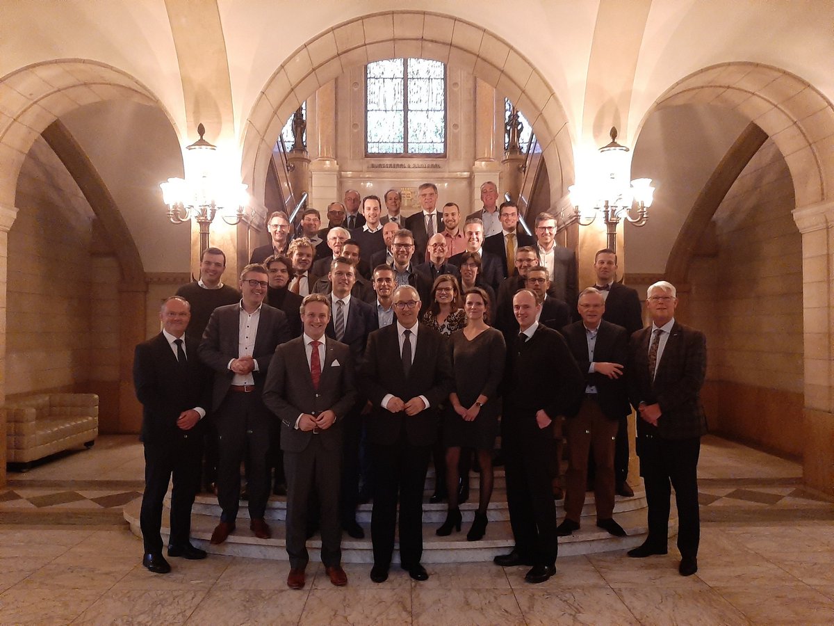 Vanmiddag was de SGP-bestuurdersvereniging te gast bij burgemeester Aboutaleb. We hadden een interessant gesprek over de uitdagingen die een internationale stad voor bestuurders met zich meebrengt. Bedankt voor de uitnodiging!