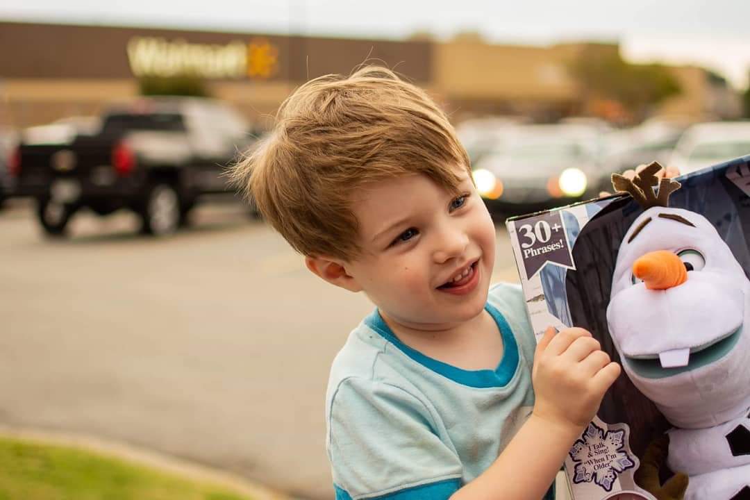#ad we are so excited for #Frozen2! Leopold is loving his new friend Olaf!

#JustPlayProducts #JustPlayToys #JustPlayAllDay #Walmart #SocialSpotters @justplaytoys