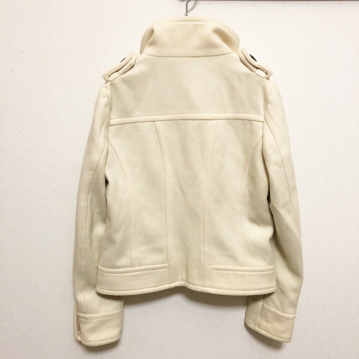 Oneloopclothing's tweet photo. 『★【MOUSSY】スタンドカラー ショート ウールコート (¥5,900)』 フリマアプリ「メルカリ」で販売中♪ https://t.co/nPCMcGny74

2wayカラーが魅力的なダブル仕様ウールコート！ https://t.co/0RQN9FDIXF