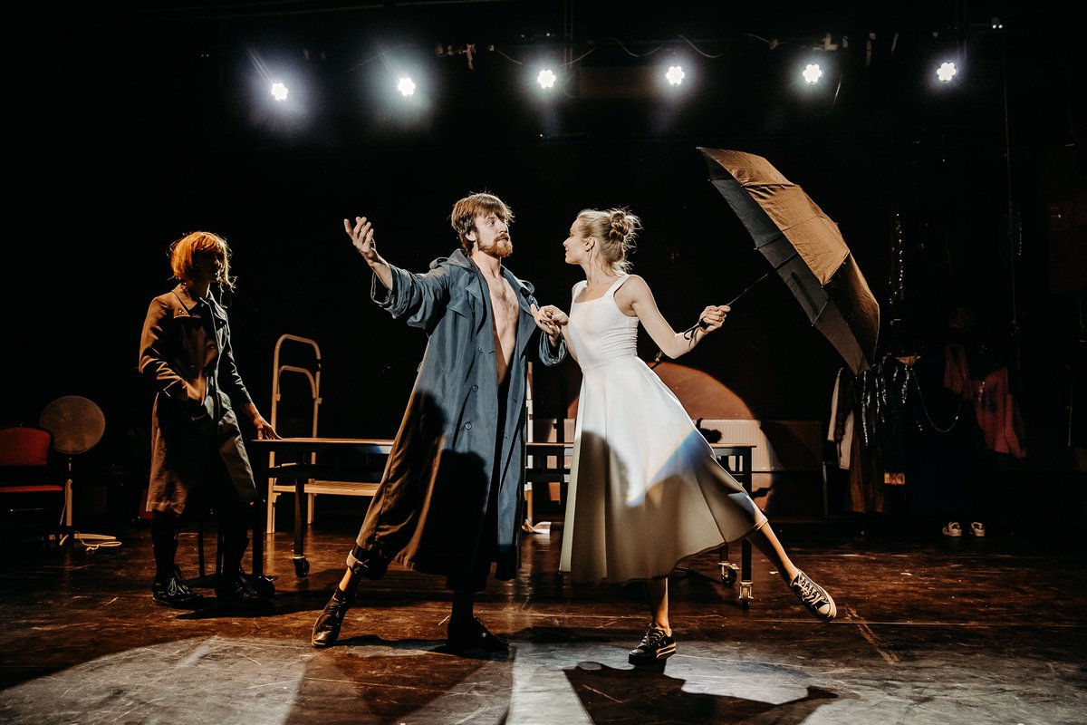 «Ночь искусств – Ночь премьер".
Обширная театральная программа будет представлена на окружных площадках столицы. В библиотеках и культурных центрах можно будет увидеть все театральные жанры: от моноспектакля до музыкальной комедии. 
Программа: mos.ru/city/projects/…