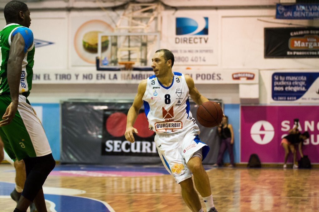 ClubMalvin's tweet photo. Hoy no es un día más! Vuelve el capitán @NMazzarino al Canil! 🏀💙🧿 Y como frutilla de la torta tenemos el estreno de @maikito04 💪
Talento puro en la Playa! Ya sacaste la entrada? Imposible perderse a estos dos monstruos en el partido de esta noche ante Capitol! 🔥 https://t.co/KVC4ZBYAX3