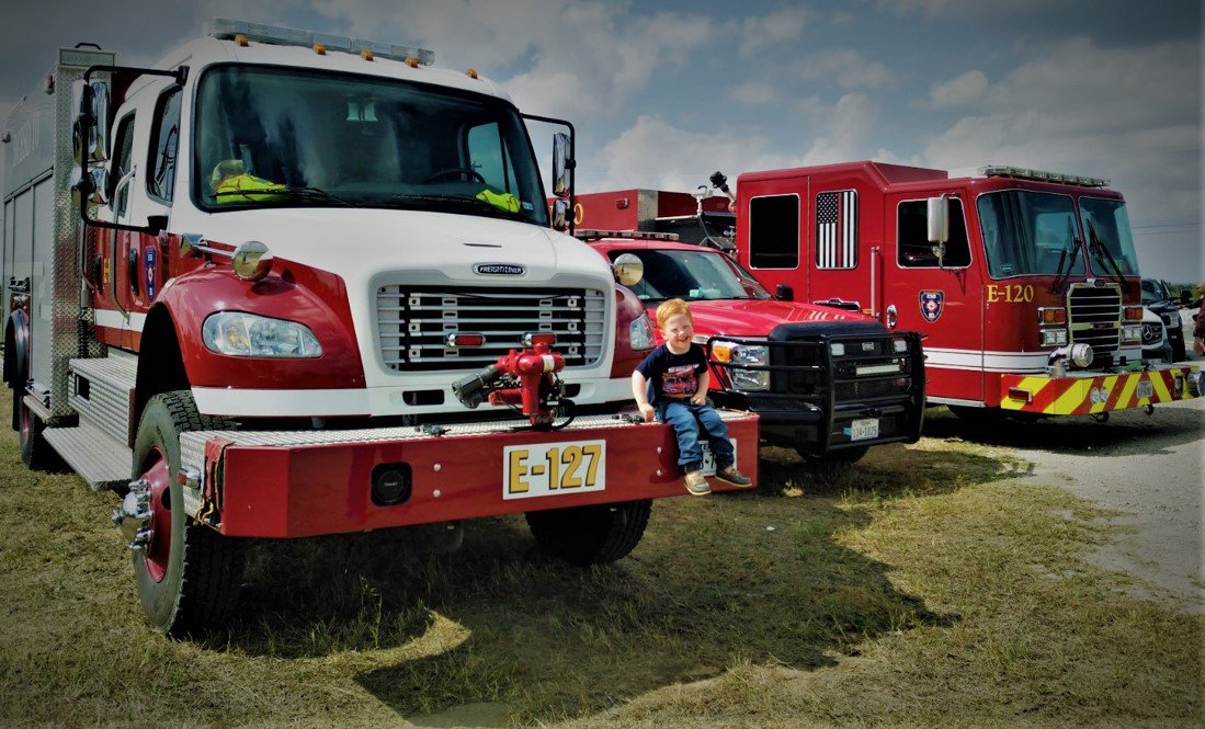 KMEFire's tweet photo. Meet James. This little fella’ is obsessed with everything firetruck and fire service related especially, loving his #KME’s. The son of Alamo Fire Apparatus own Scott and Janena Young; he will be operating those rigs in no time. #kmepride #kmestrong #kmegeneration https://t.co/qWS1ONFHuv