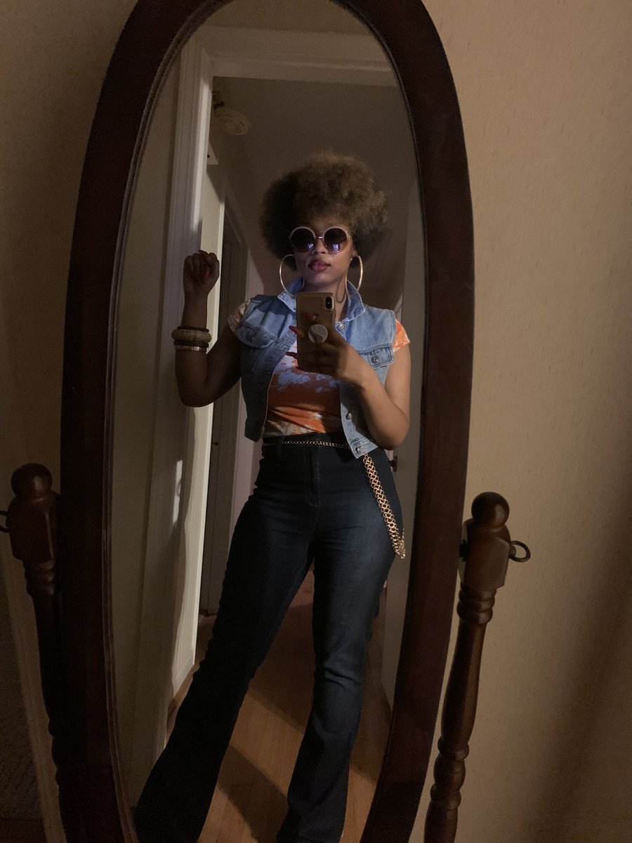 melanatedlex's tweet photo. Don’t jive me sucka! #70sEra #HappyHalloween #StayGroovy #NaturalQueen 👑🖤 https://t.co/VztHqtmhvQ