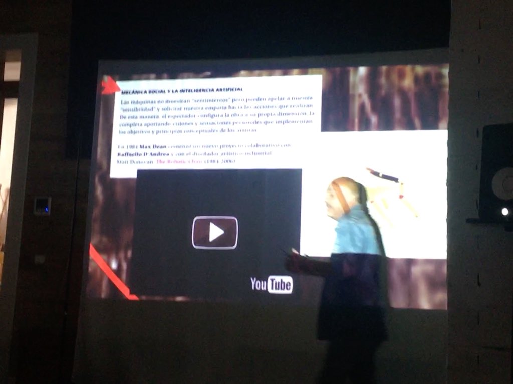 MaticsBarcelona's tweet photo. Arte robótico, mecánico social e inteligencia artificial con @riglesias00 https://t.co/uKEyCC1jaG