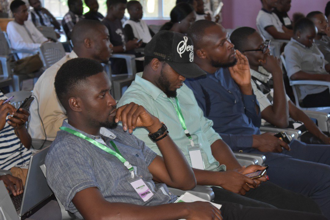 Princeponfa's tweet photo. For a business to thrive it must be accepted locally then globally.

@retnandaser CEO @LogicalAddress

#HackJosCon19 

@nHubFoundation @nHubNG @TLongji @AWOMKENNETH1 https://t.co/WiehlCfTwX