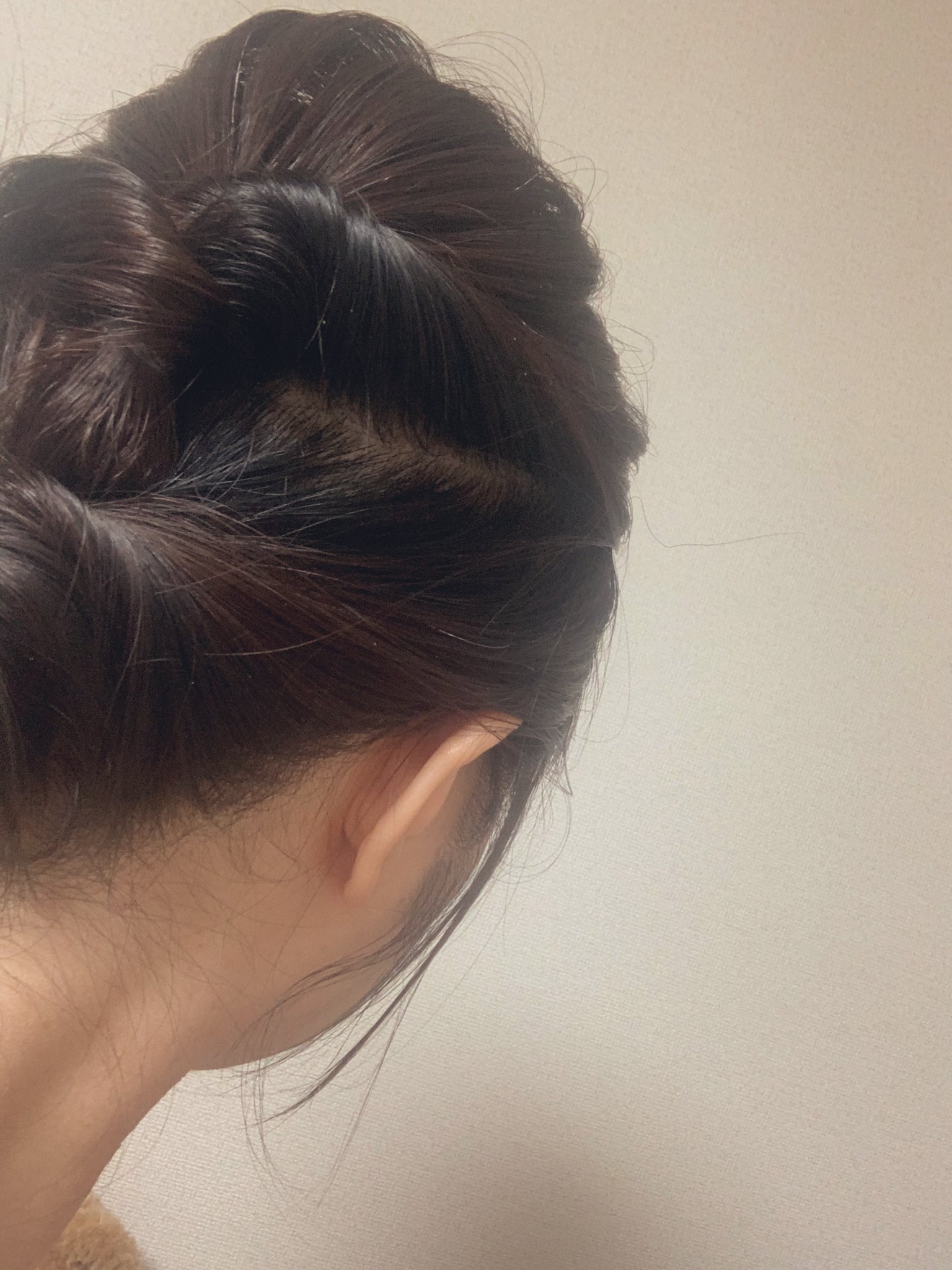 ٹوئٹر のちこ Twitter پر アナと雪の女王みながら 明日のおはらまつりで着る浴衣の髪型模索してできあがった髪型がこちらです 後ろ姿自撮りするの難しいし 白髪を一本見つけたし なんかハゲポイントあるし 踊りは一つも覚え切れてません がんばります