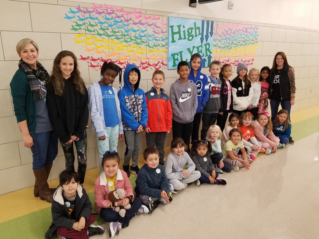 AdkinsLantana's tweet photo. These high flyers are positive helpers in their school. We are so proud of their responsible choices! #settojet https://t.co/w8cgbz84yi