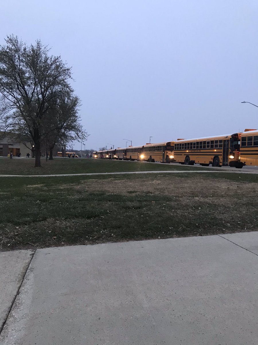 AlgonaMiddle's tweet photo. Good Morning Algona Bulldogs!
Going to be a great day! Good Luck to the Algona Bulldog Football team tonight! #BeAlIn #RISE https://t.co/fT4io1s0DC