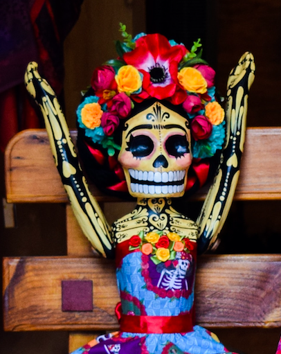 VerlassoSalmon's tweet photo. How are you celebrating #DíadeLosMuertos?
Before bringing out the Pan de Muerto, serve #Mexican #Salmon in #CornHusks! Though most think of tamales when using husks, they actually make a great packet for many types of foods.
Tap ➡️ https://t.co/6kosAeBYmI for the #recipe! https://t.co/2jVFuaO5MV