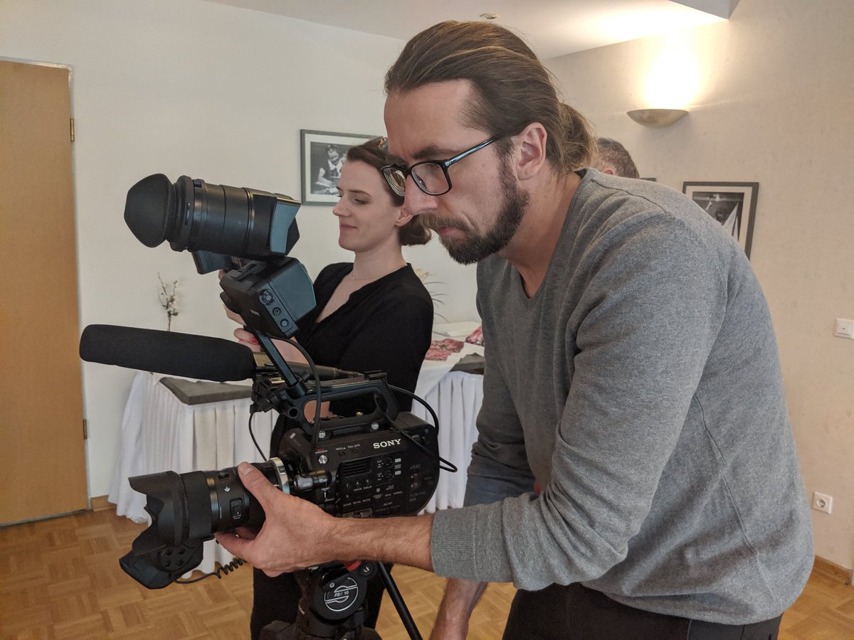 publicimpact_'s tweet photo. Hier noch ein paar Impressionen vom ersten Drehtag gestern ❤️. Wir haben heute ein tolles Team zusammen bekommen. #socialmedia #NGOkommunikation https://t.co/VvzPXvhtw7
