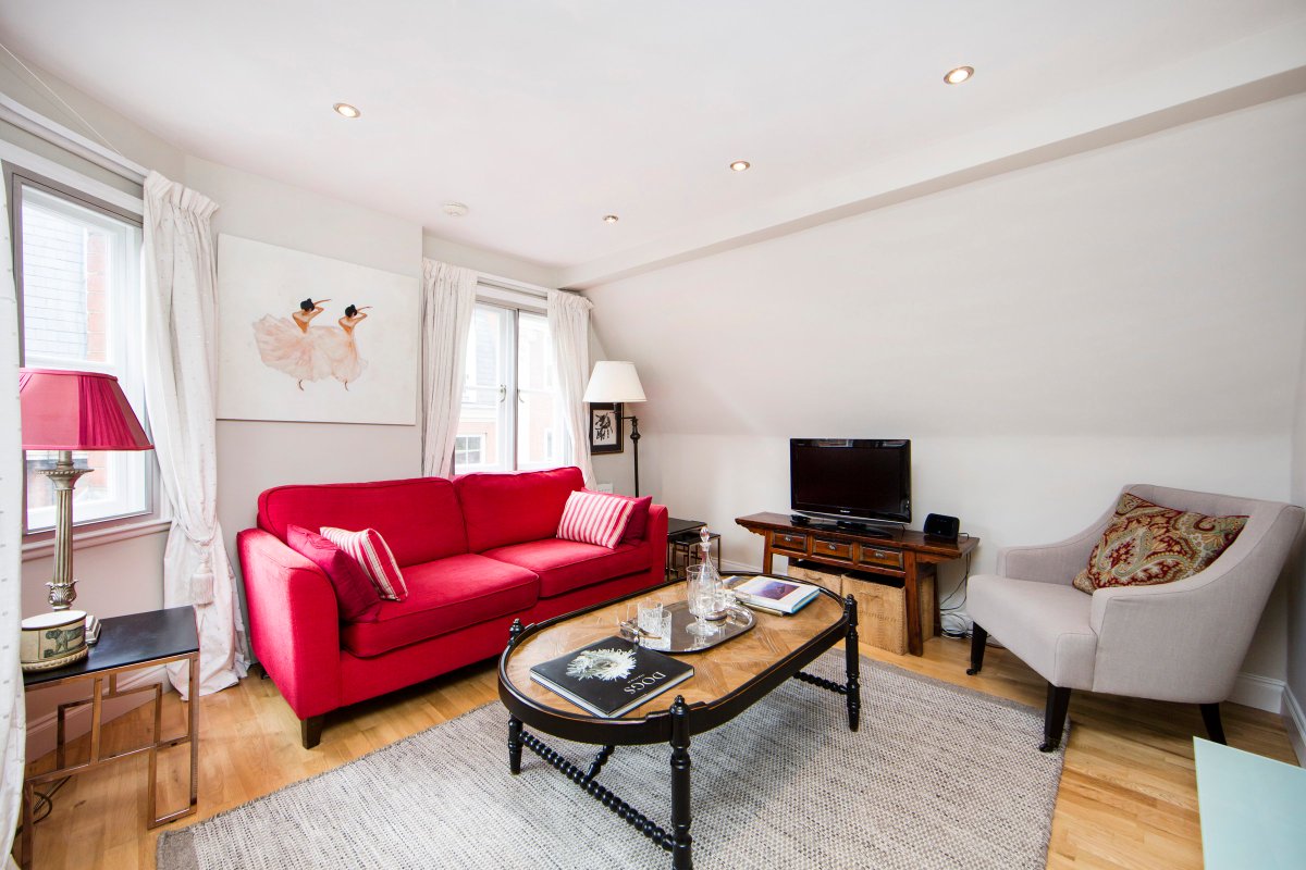 DestLondon's tweet image. Our bright and sunny apartment in the heart of Kensington is absolutely great for small families visiting London 😍

#londonrental #visitlondon #kensington #uktrip #londontrip #luxuryrentals #luxuryhomes