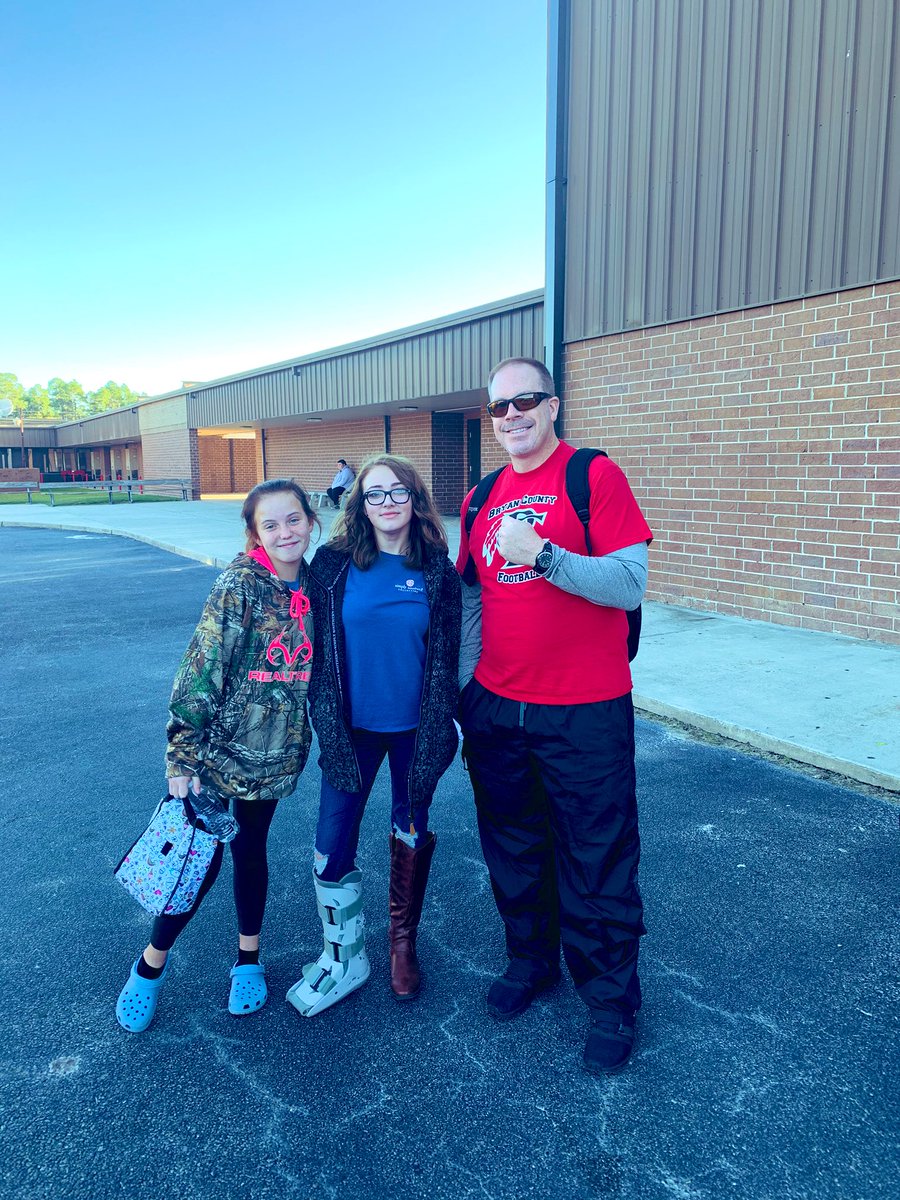 missliz31's tweet photo. 1️⃣2️⃣ busses heading to Savannah for an ELITE experience and celebration for @BryanCountyMS ❤️❤️❤️❤️❤️ #AllScholars 
I can’t wait! 🎉🎉❤️❤️☺️☺️ #ProudPrincipal #BeBCMS #SeeYouOnBroughton #SAV 📚 https://t.co/G8NYQoBcQx