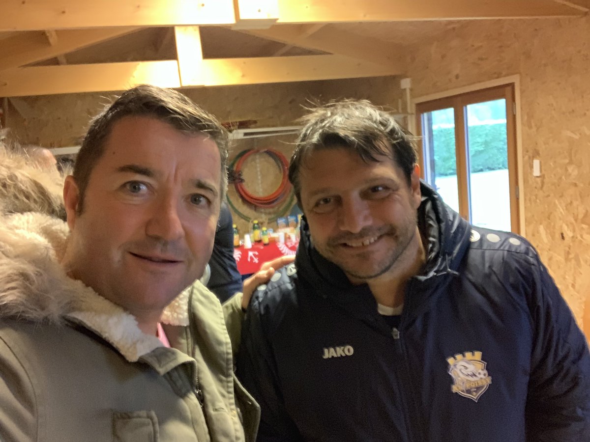 On aime ces retrouvailles. Avant Poissy-Angers ce samedi à 18h00. Dernier entraînement. Petit déjeuner commun avec les pisciacais. Très belle initiative. Merci Lolo!