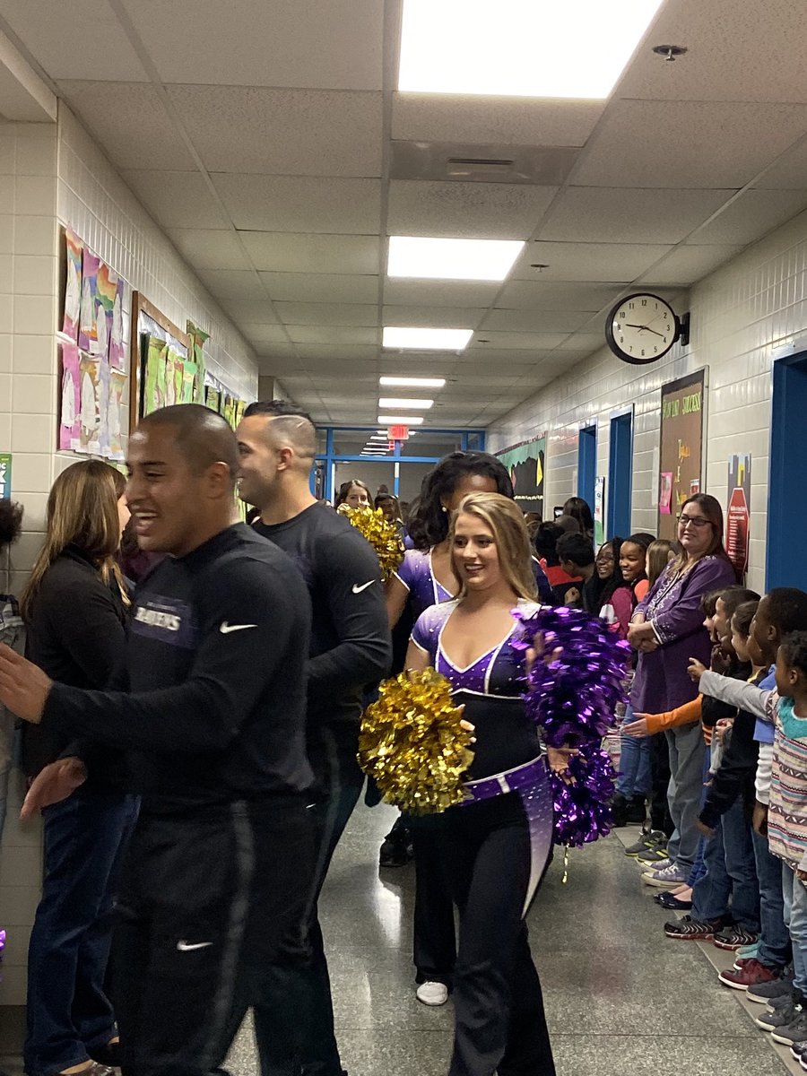 MonocacyElem's tweet photo. The Ravens paid a visit to MOES this morning!! https://t.co/20Dtla08cd