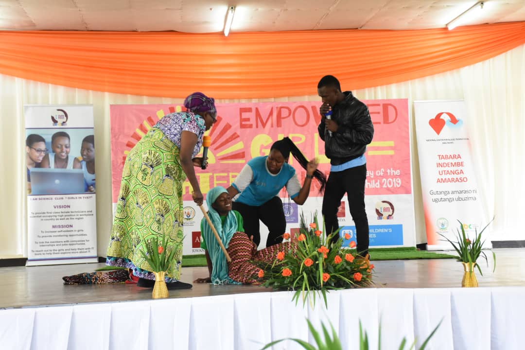 bkateera's tweet image. "Empowered girls=brighter future" honored to officiate closing of 3 week youth peer-led #DayoftheGirl campaign with @soscvrwanda #Iamscience club. girls mentored over 700 peers in 3 schools.discussed #SRH, #HIVprevention, teenage pregancies. Awarded 3 science projects @ahfafrica