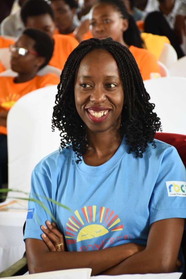 bkateera's tweet image. "Empowered girls=brighter future" honored to officiate closing of 3 week youth peer-led #DayoftheGirl campaign with @soscvrwanda #Iamscience club. girls mentored over 700 peers in 3 schools.discussed #SRH, #HIVprevention, teenage pregancies. Awarded 3 science projects @ahfafrica