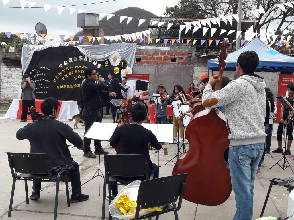 y_coros's tweet photo. Imágenes del último concierto de la Orquesta Sol del cerro @UrtubeyJM @aniberruezo @fguillesaavedra @artydance23 @CadenaMaxima @MdeGobierno @MEducacionSalta @cadena365 @pajchadesalta @EsiSalta @elintransigente https://t.co/SUUUatDEh7