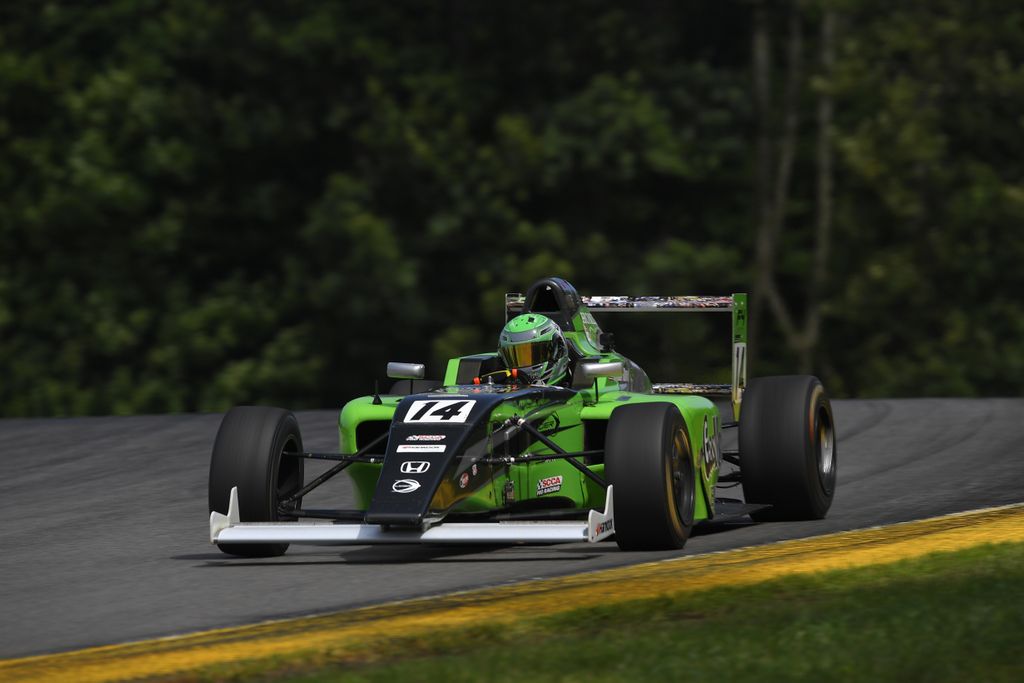 ridewithdylan's tweet photo. Who's ready to be on track? I know I am! Check out today's schedule⬇️ 

Practice: 9:45-10:15AM
Qualifying: 5:00-5:20PM

@COTA 
@F4Championship 
@gasmonkeyenergy 
@AllianceRacing2 
#RideWithDylan https://t.co/QuZNBLl75Y