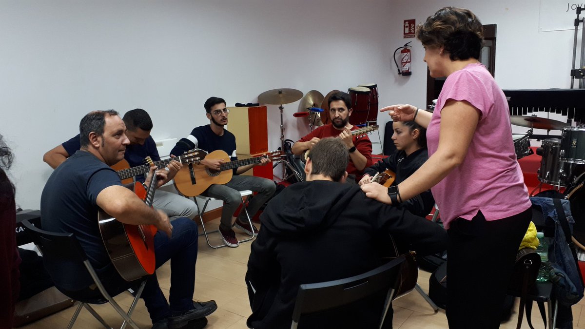 CoroMenosEsMas's tweet image. Al mal tiempo, buen ensayo 🤷🏻‍♀️🤪

#ElTrenDeLaBruja #CarnavalRomano2020