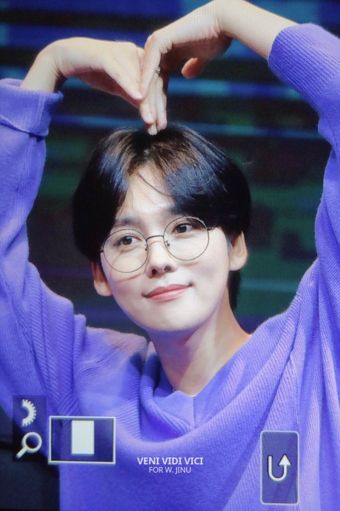 3V0926's tweet photo. 191101 여의도 하튜하튜요정 #위너 #김진우 #Winner #Jinu #찌누싸랑해 https://t.co/RIoko1GNik