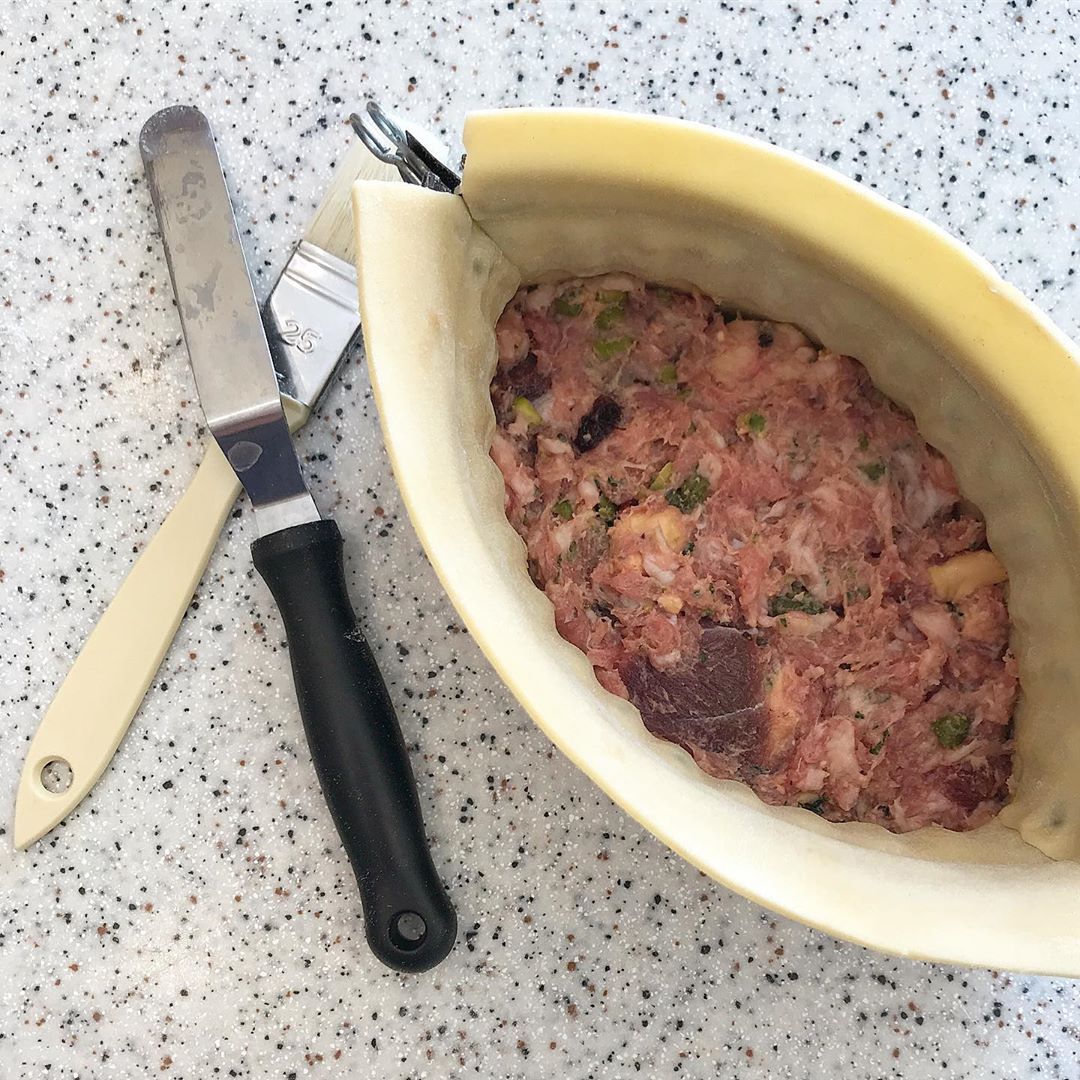 cchefsupplies's tweet image. Chef Showcase! Byron Franklin on Instagram: “Game en croute in the making 😋 • • • • • #chefsplateform #chefselection #chefstalk #foodartchefs #pastry #pateencroute #cheflife…” buff.ly/2qah8tx