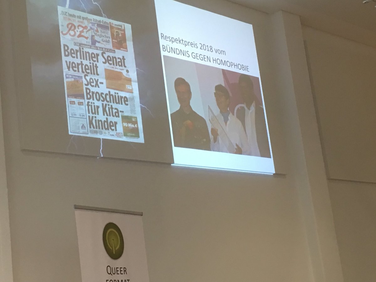 AnjaKofbinger's tweet photo. 10 Jahre #Queerformat !Herzlichen Glückwunsch 🍾💚🌈 Auf die nächsten 10 Jahre! #Berlin braucht euch! https://t.co/TAfQ4UxTMh