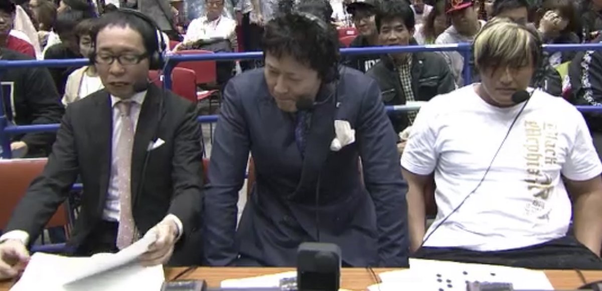 タイチ ミラノてめぇ 放送中に笑い過ぎだぞ 真面目にやれ そんなに面白い事あったか ぺが使った椅子の底がふっ飛んで行って リングサイドのハゲ頭のカメラマンの頭にポコって当たった事以外 何も無かったけどな まさかそれで笑ってんじゃないだろ