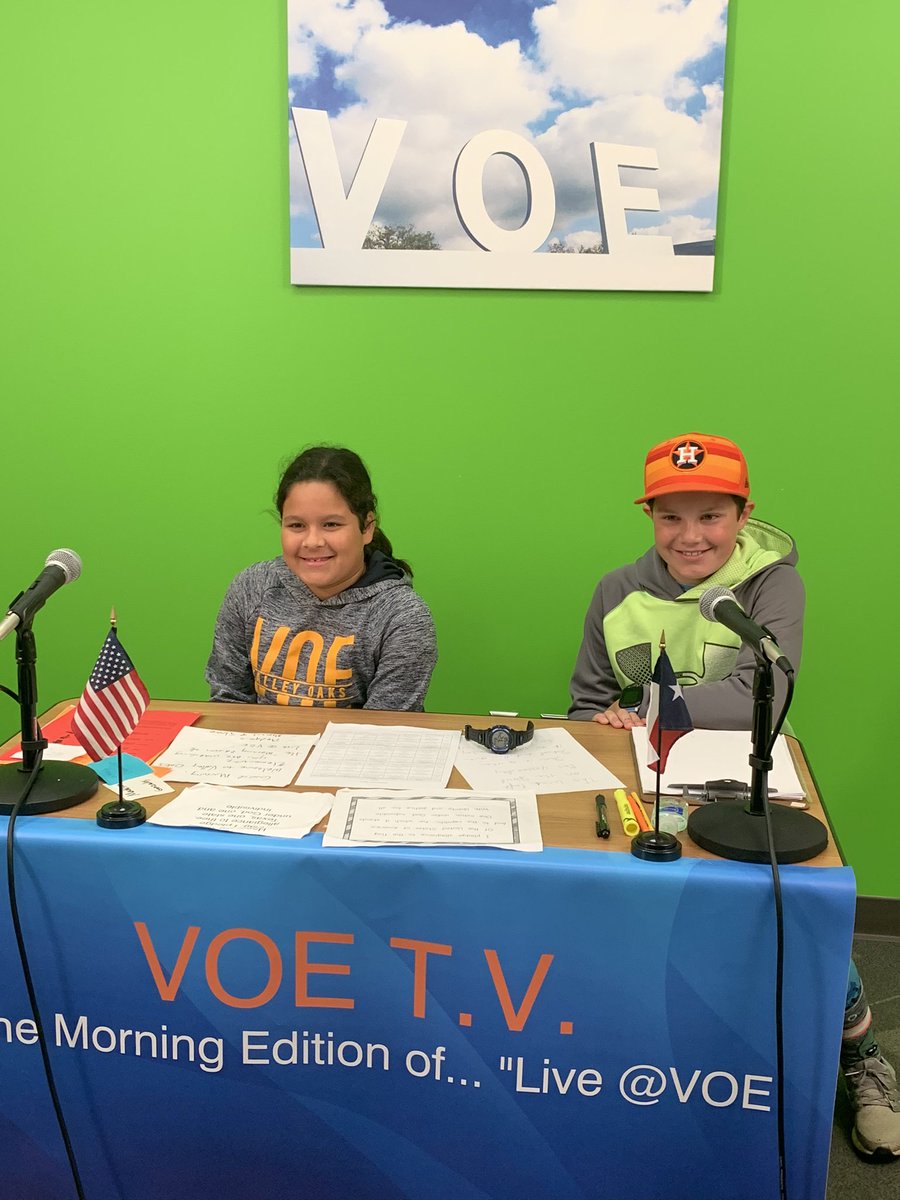 LibVoe's tweet image. October Anchor passing the baton to November Anchor today! @Valley_Oaks #voetv #voelibrary #sbisdlibs #sbisd