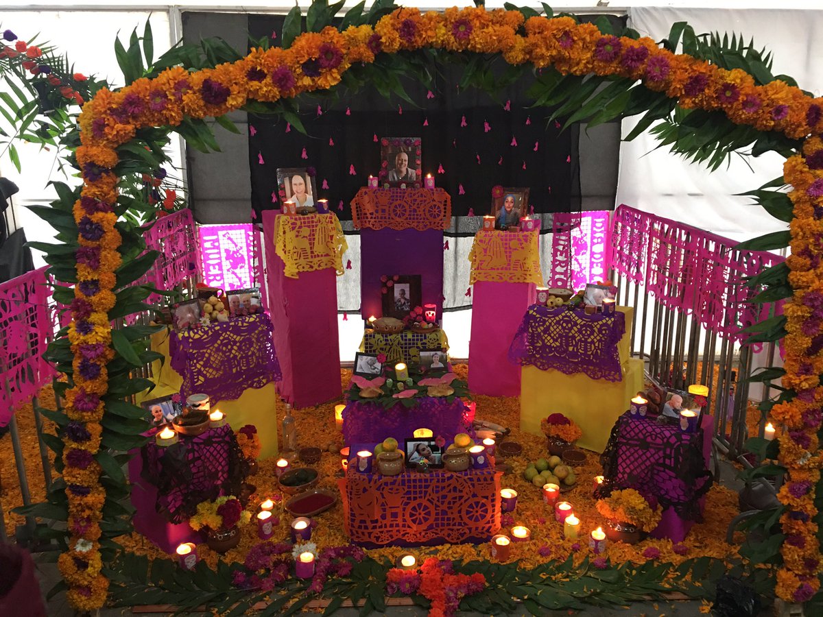 Cobaep_P17's tweet photo. Plantel 17 presente en nuestra exposición de ofrendas y tapetes en el zócalo de nuestro municipio.. la misma que toda la gente viene a ver año con año..
Orgullo Cobaep
#SoyCobaep
#Plantel17
#Halcones17 https://t.co/1AHKaVFa5q