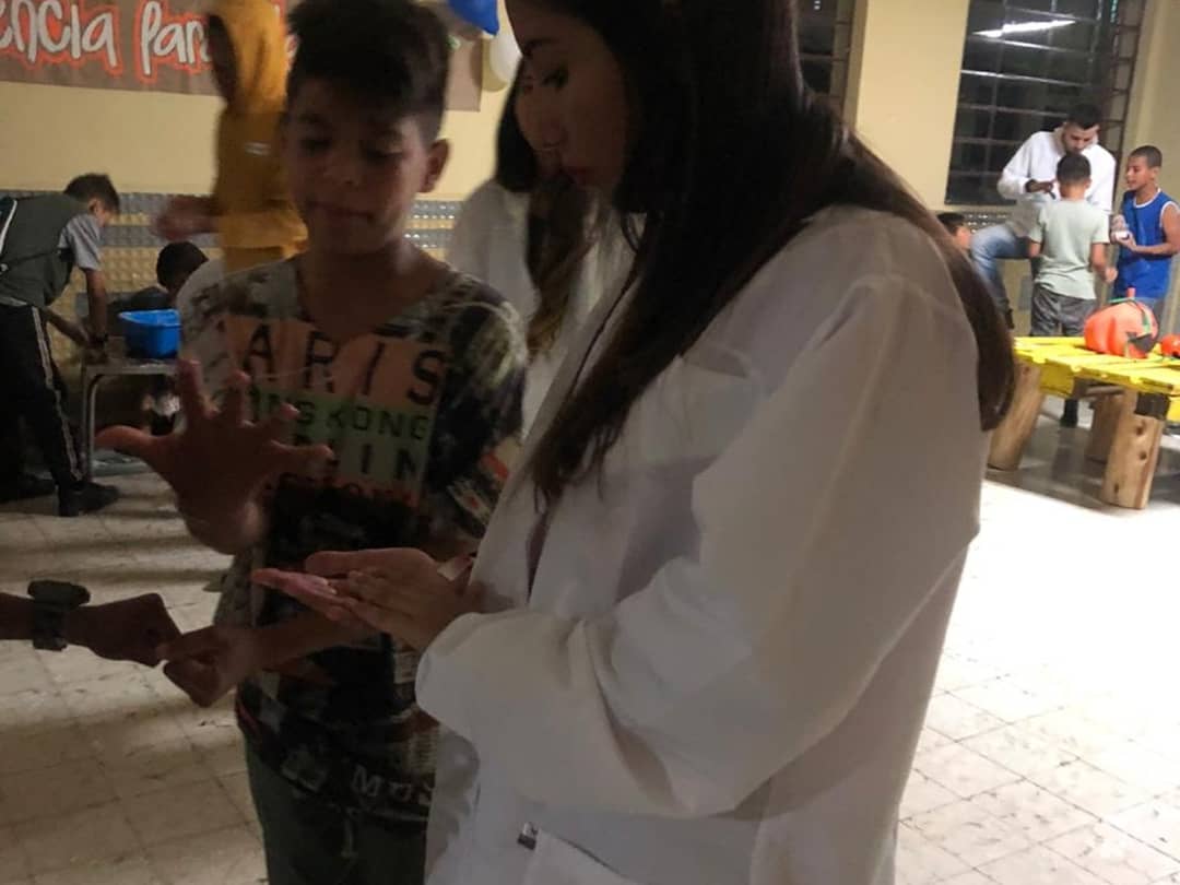 BioHackingCol's tweet image. Ciencia para héroes, estuvimos en el hogar del niño, las chicas @BioHackingCol contaron a los chicos su experiencia y amor x la #ciencia en una maratón de actividades en la noche de la alegría.
Las mujeres como referente social y científico las mujeres como ejemplo .