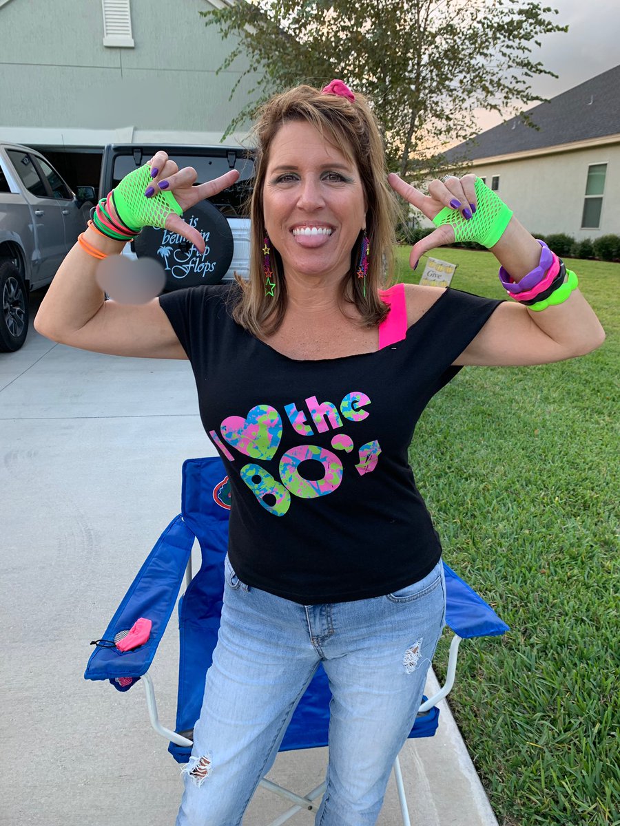 lisalangley1's tweet photo. Thank you @PartyCity #80βs #Neon #scrunchie #Rubberbracelets #Madonnagloves https://t.co/SkP3BGRMWp