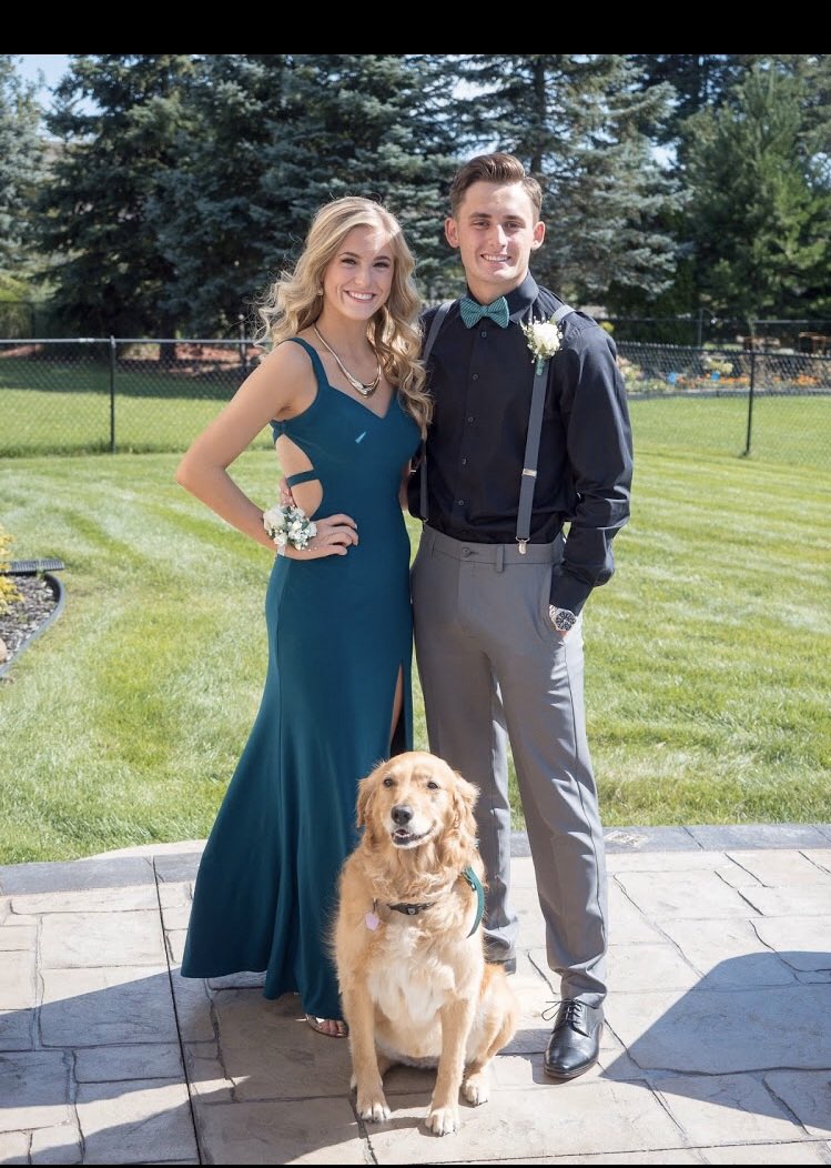 RossLewalski's tweet photo. Happy Birthday Sarahhh!! Hope u have an amazing day, love you 😊🤘🏻🎉🎉 @sarah_monacelli https://t.co/1Jt4xu7FvB