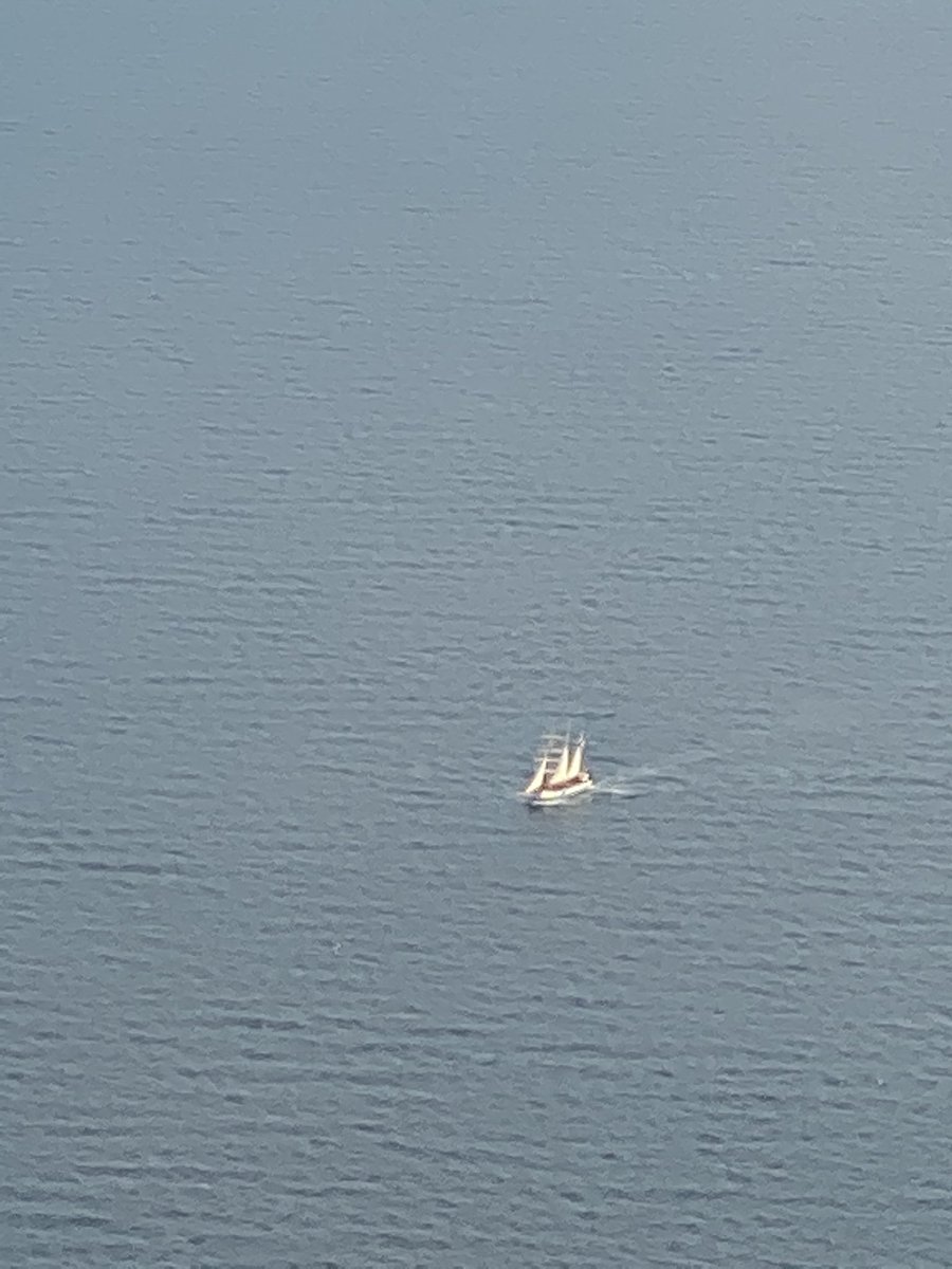 NickWeirShowbiz's tweet photo. Flying into Malaga this morning, (I had to drive from Malaga to Cadiz coz no early flights into Jérez today), I am pretty sure I spotted the very beautiful #StarClipper out the window! Me and my brother Simon helped start that company up about 25 years ago! #hadalotoffun. https://t.co/RFnEHuxlYU