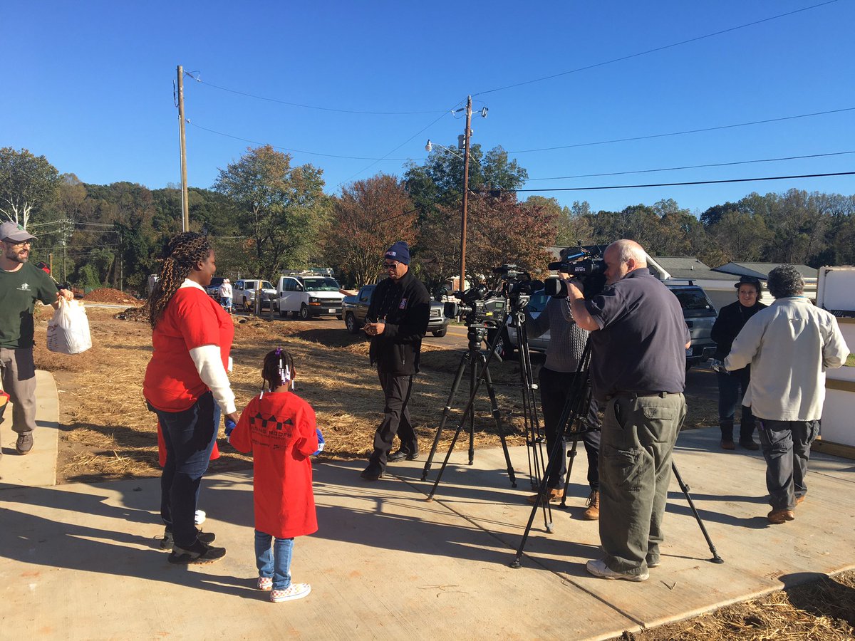 HabitatGSO's tweet photo. Itโs big news! #RaisingRoofs completed in 1 week! @WFMY @myfox8 @SpecNewsTriad @gsobuilders https://t.co/76eAvylzte