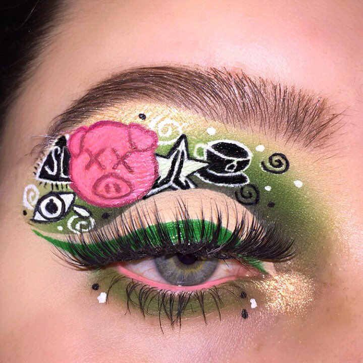Makeupbyrabe2's tweet photo. Insta blocked me from liking, commenting and writing captions. I’m so sad, I can’t put hashtags on my look or answer the comments. I’m really proud of this look. Please twitter do your thing and tag @JeffreeStar and @shanedawson 🥺❤️ https://t.co/WxnvXf4ttH