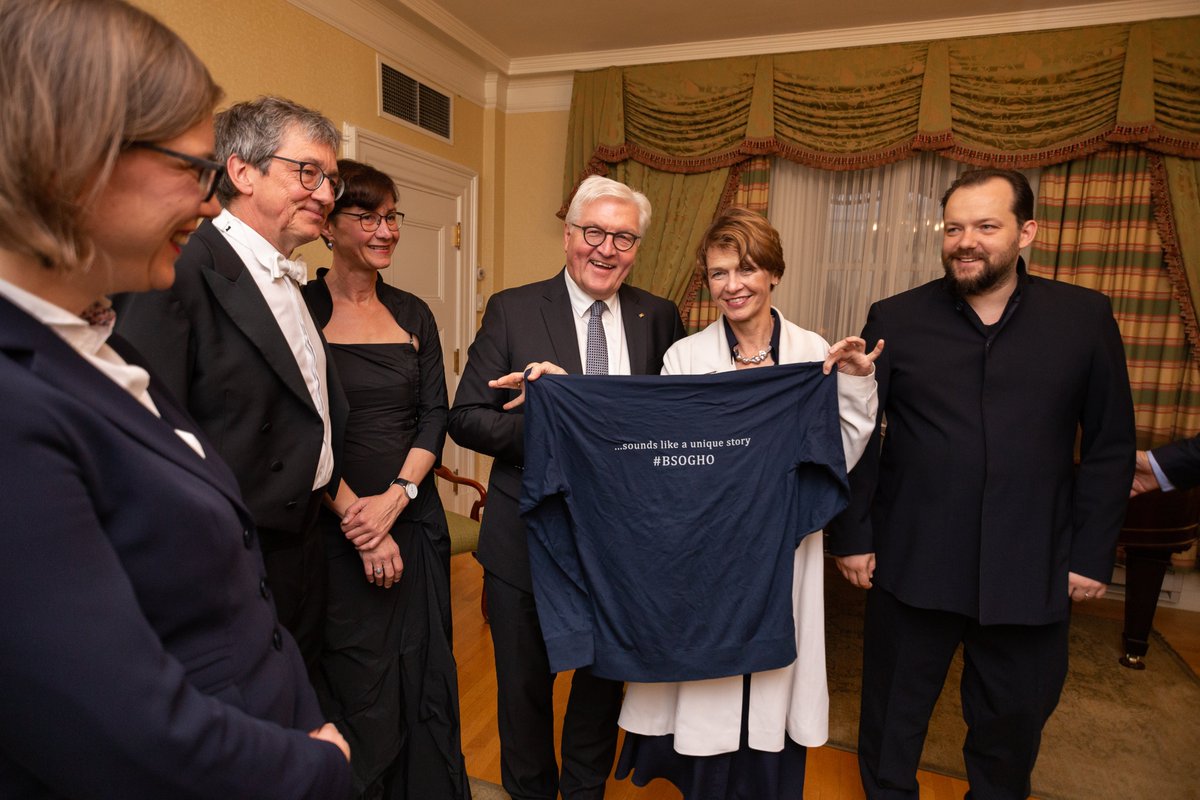 Gewandhaus's tweet photo. The highlight of our partnership with the @BostonSymphony, and a major first: @Gewandhaus & BSO unite on stage with @andris_nelsons. We are delighted & proud that the Bundespräsident Frank-Walter Steinmeier was present to share this very special occasion with all of us. #BSOGHO https://t.co/DUTTDuBiKj