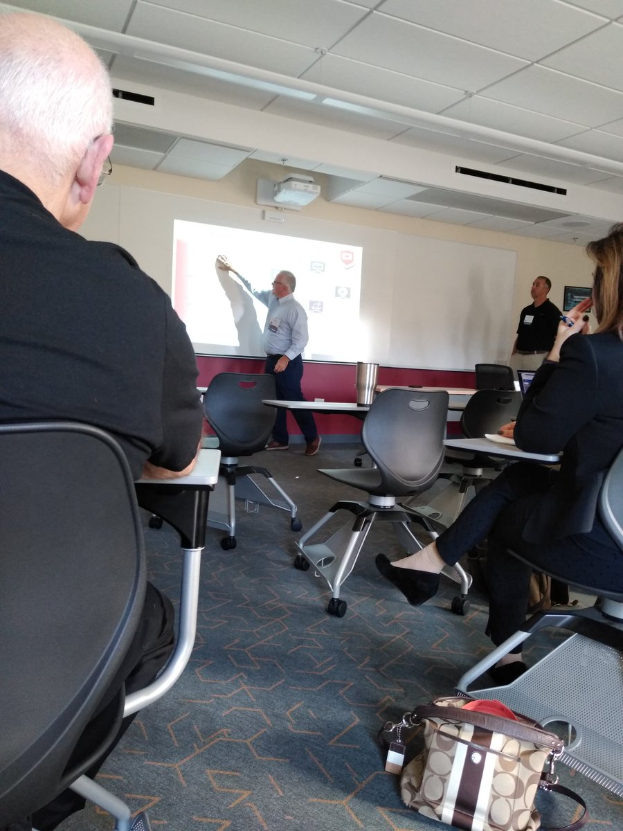 brischaefer's tweet image. Fortinet SD-WAN breakout session going strong! #OSHEANCon19