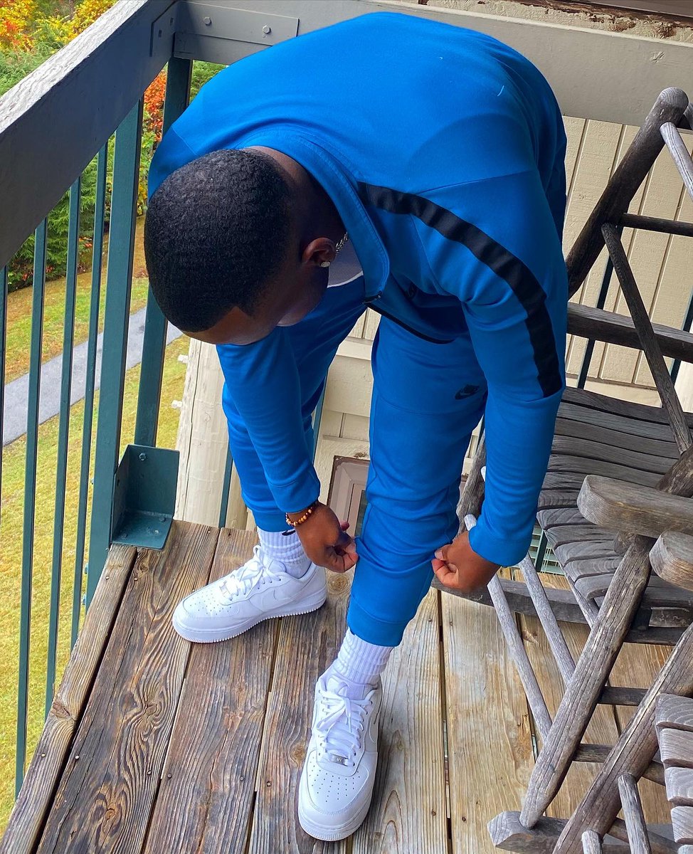 “Life ain’t sweet ain’t no lay ups, drop for sale, they gotta pay us...” 🥶