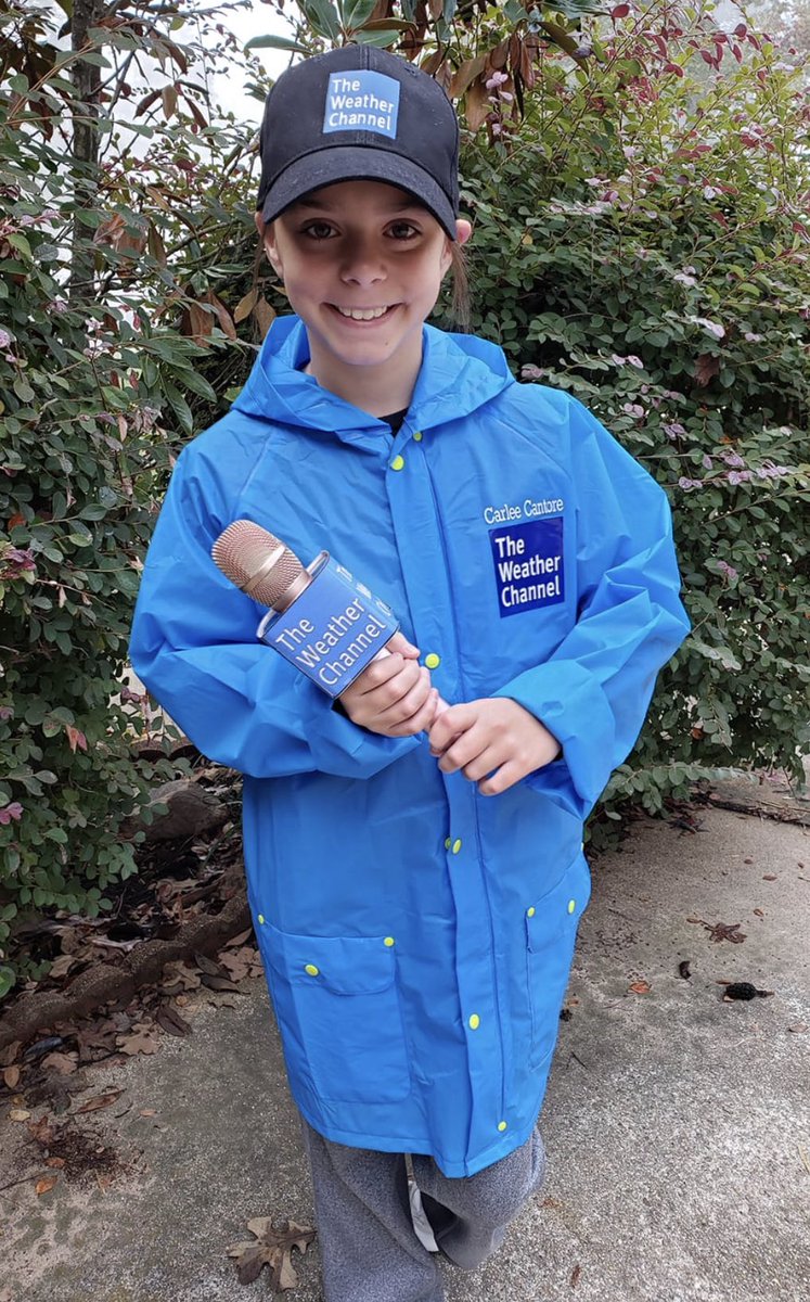 RhiCovington's tweet photo. @JimCantore My niece Carlee as “Carlee Cantore” for 🎃. ☀️ ❄️ 🌧 💨 🌪 https://t.co/GOw2vWuOoi