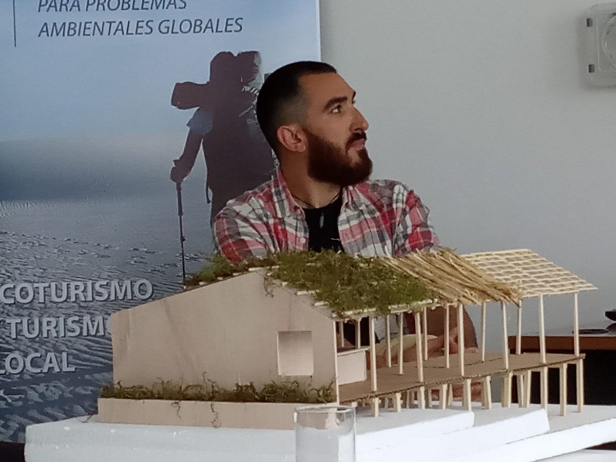 minturuy's tweet photo. Se presentó el Prototipo Constructivo Eco Parador "Estaciones Verdes"

Esta iniciativa interinstitucional implica un gran impacto en el #EcoTurismo.

También es una oportunidad de generar primeras experiencias laborales para jóvenes de la zona en situación de vulnerabilidad. https://t.co/oZgXI57ySs