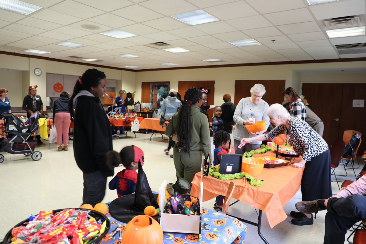 MaureenN's tweet photo. clemetroschools: Halloween maybe over but students from Marion-Sterling School trick or treated @StVincentCMC today. Staff dressed up, handed out candy and even had a haunted hallway for the stundents to “enjoy”. https://t.co/4hMc4lGuGv