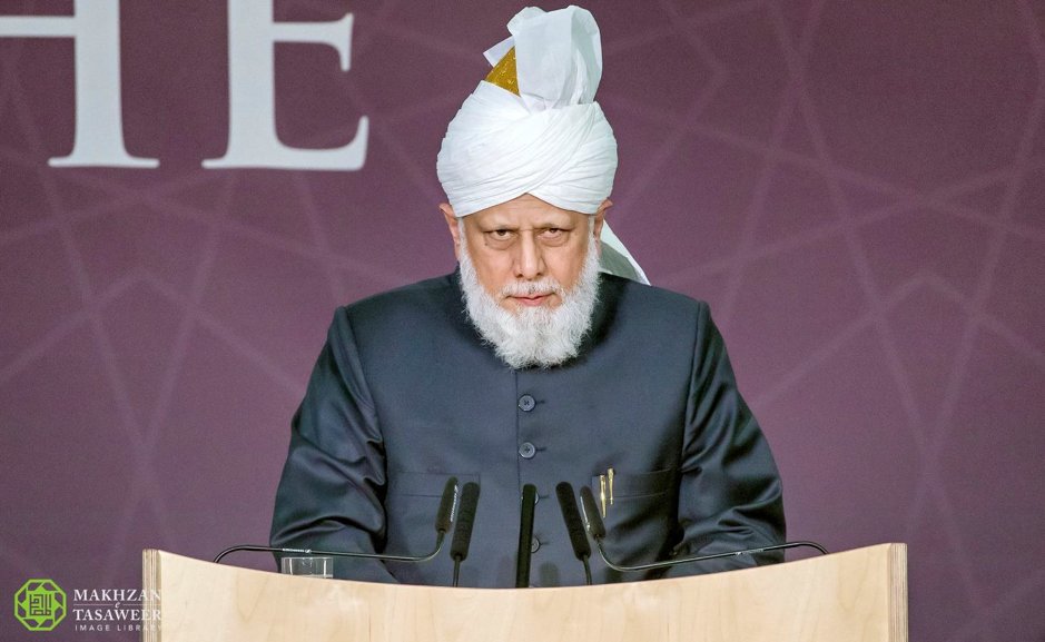 pressahmadiyya's tweet photo. "Focus on the commonalities that unite us, as opposed to the differences we have"

Head of Ahmadiyya Muslim Community inaugurated a new Mosque in Nahe, Germany and spoke about the need for unity within society.

https://t.co/4E9uHkuJWN https://t.co/aREd4nVQkC