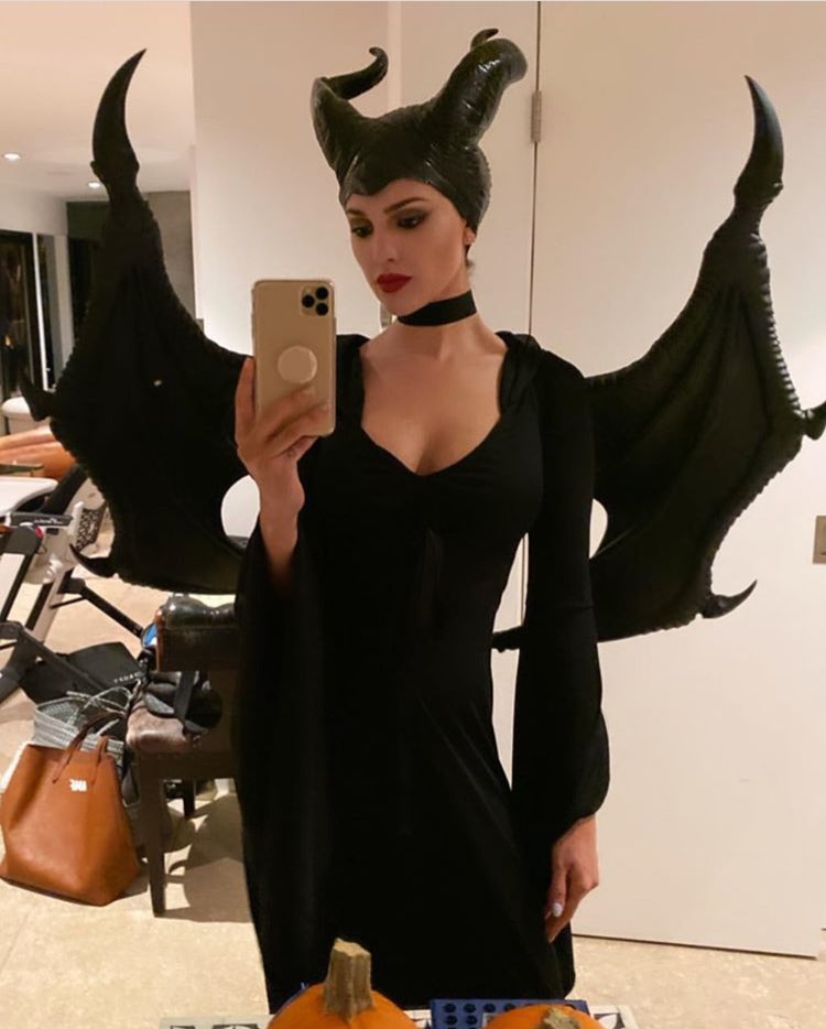 𝒜𝓃𝑜𝓉𝒽𝑒𝓇 𝒹𝒶𝓎, 𝖆𝖓𝖔𝖙𝖍𝖊𝖗 𝖘𝖑𝖆𝖞.