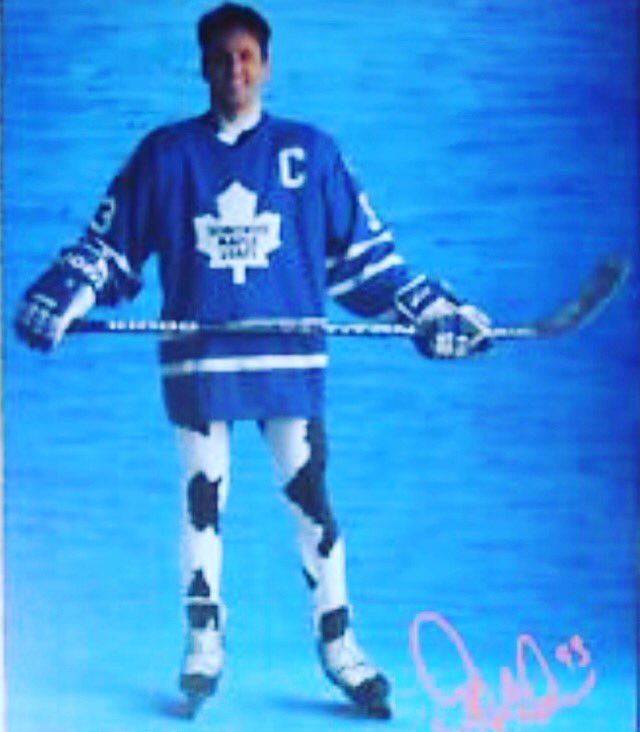 Welcome back to the <a href="/mapleleafs/">Toronto Maple Leafs</a> @DougGilmour93 
#holycow
